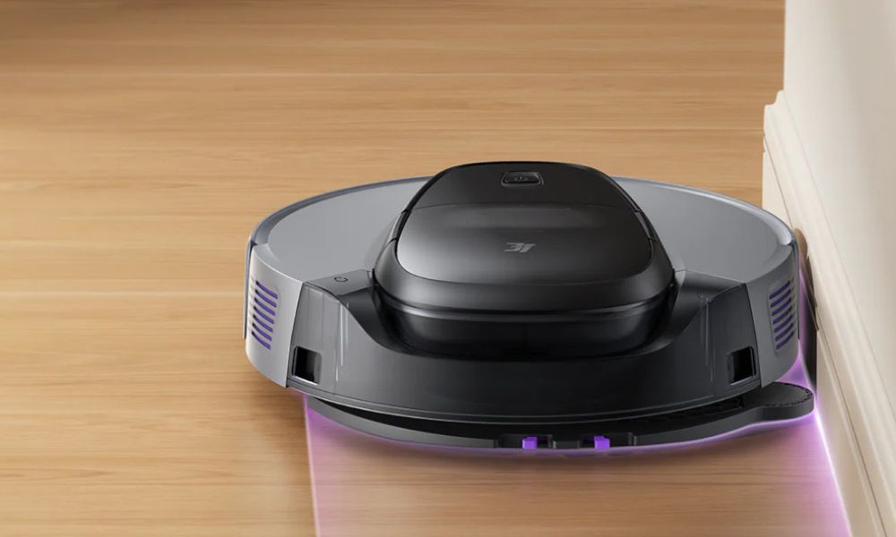 The robot vacuum cleaner is cleaning the blind spots